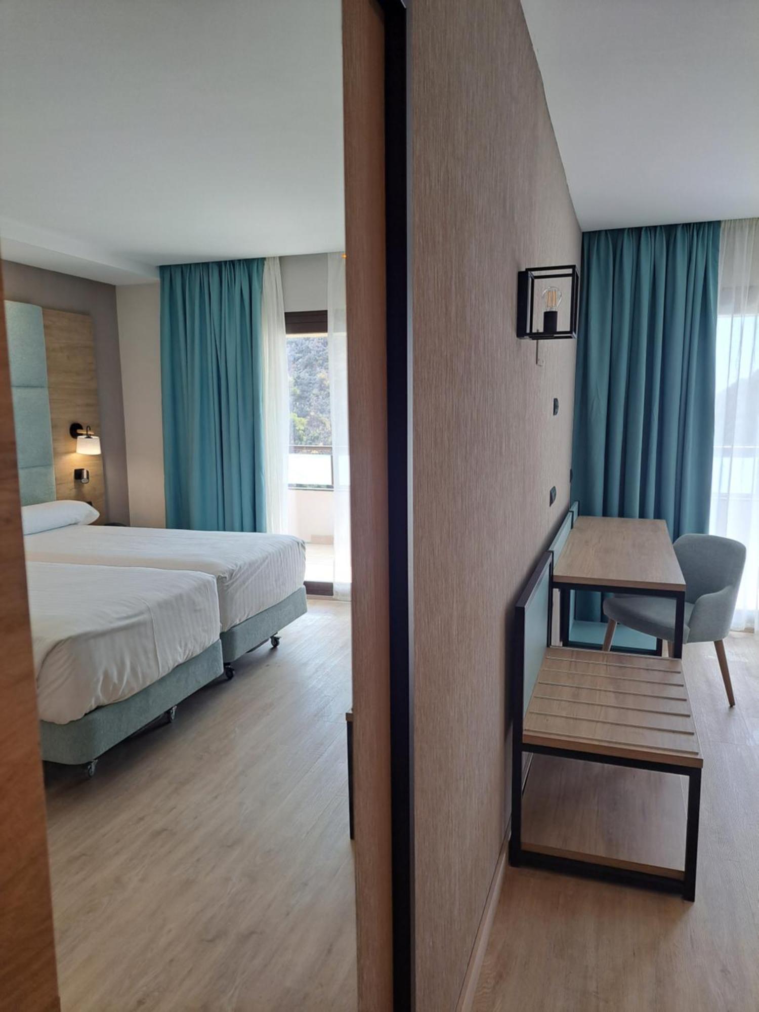Hotel Maya Alicante Exterior photo
